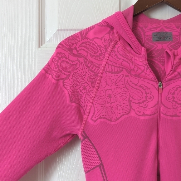 Athleta Paisley Jacquard Knit Form Fitting Quarter Zip Hooded Top Hot Pink M - Picture 3 of 11